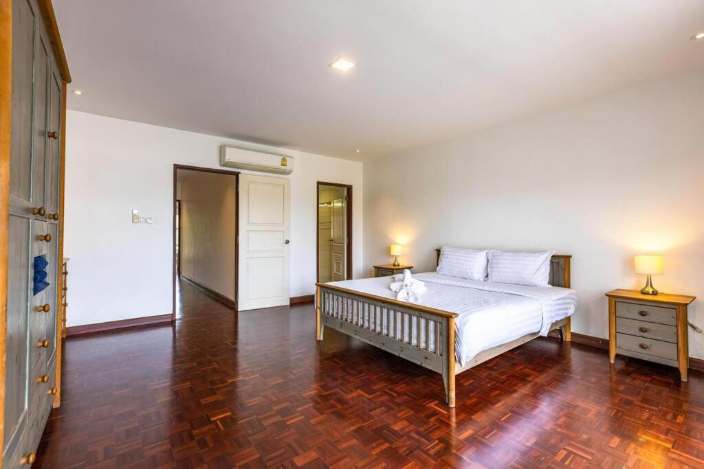 Holiday home 4 Bedroom Townhouse In Great Location! *