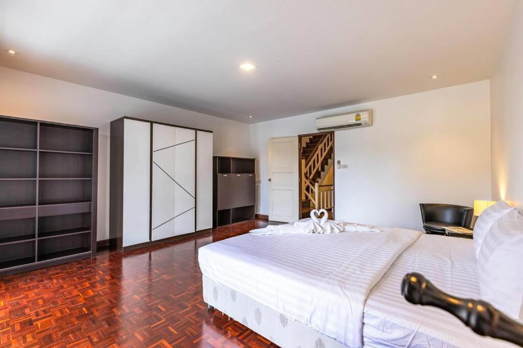 Holiday home 4 Bedroom Townhouse In Great Location!