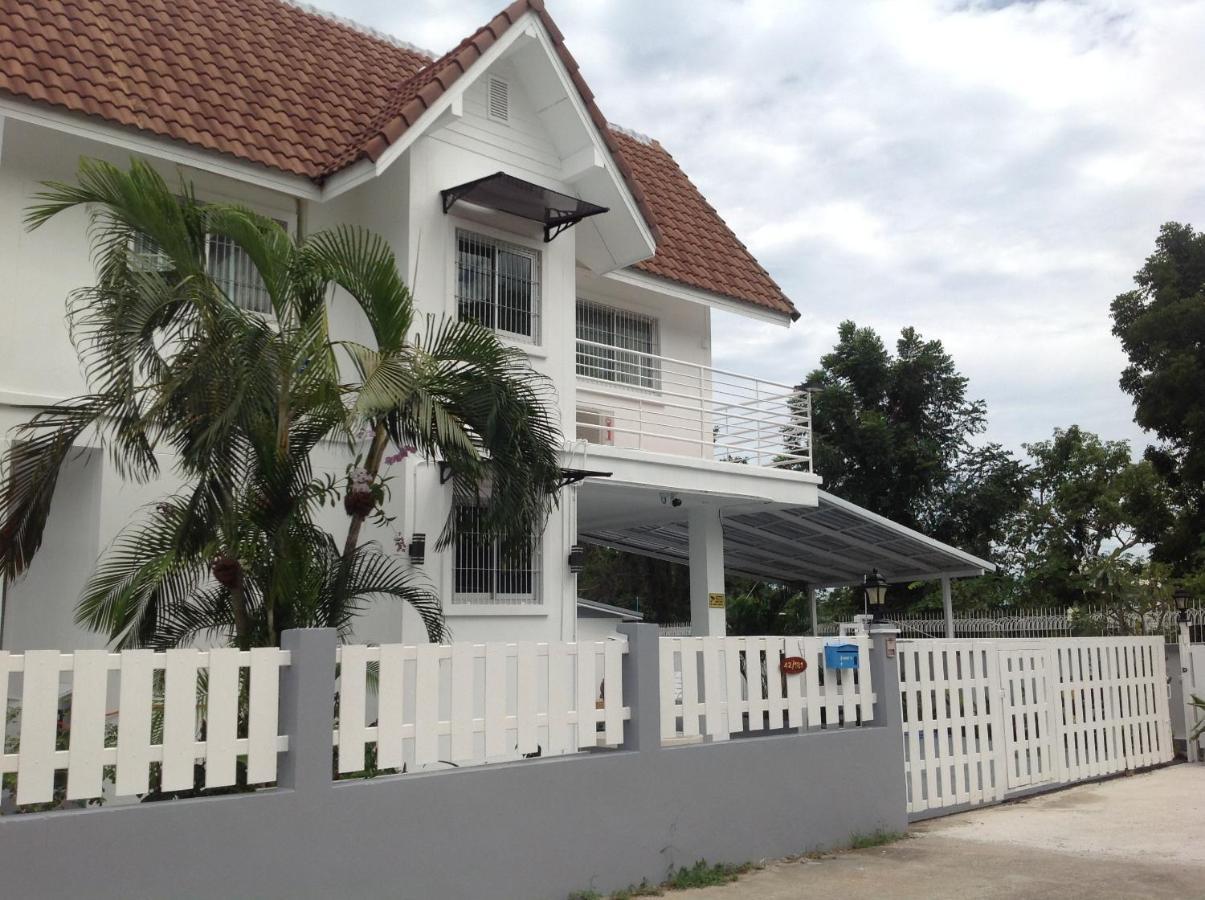 Pool & Villa *