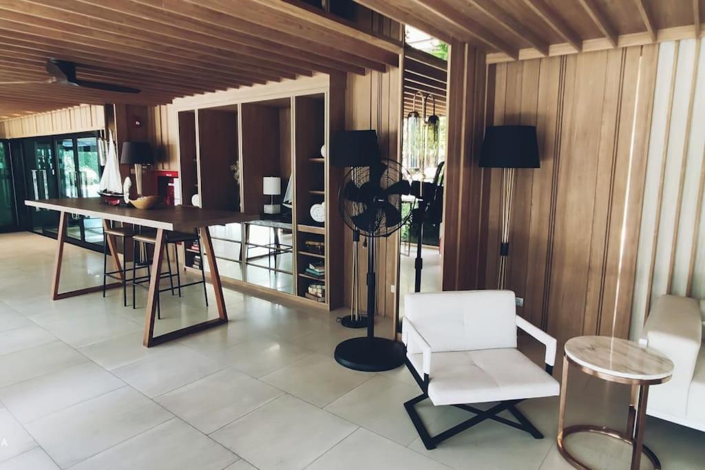 Dusit D2 - In The Heart Of Hua Hin, Walk To The In 6 Minutes 400m, Free Wifi Căn hộ *