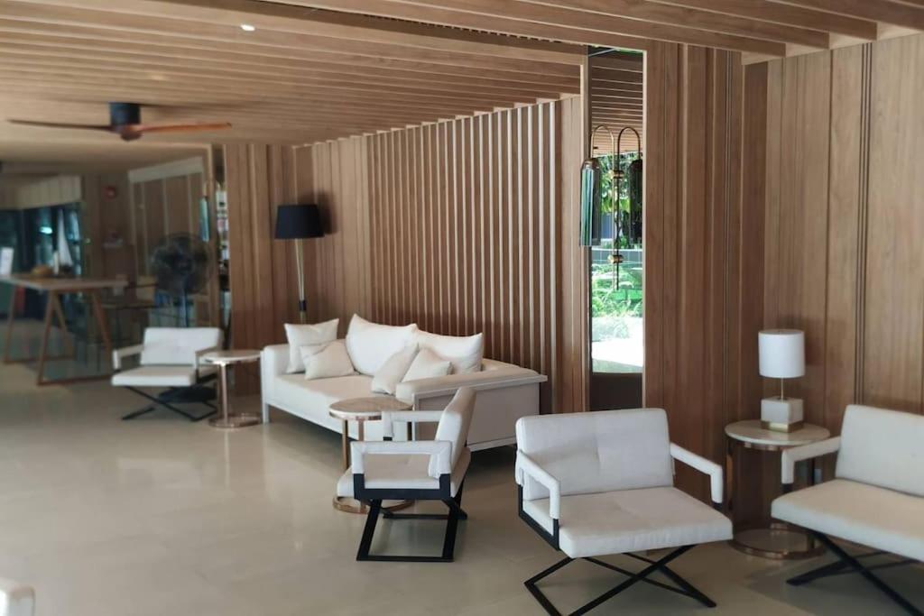 Dusit D2 - In The Heart Of Hua Hin, Walk To The In 6 Minutes 400m, Free Wifi