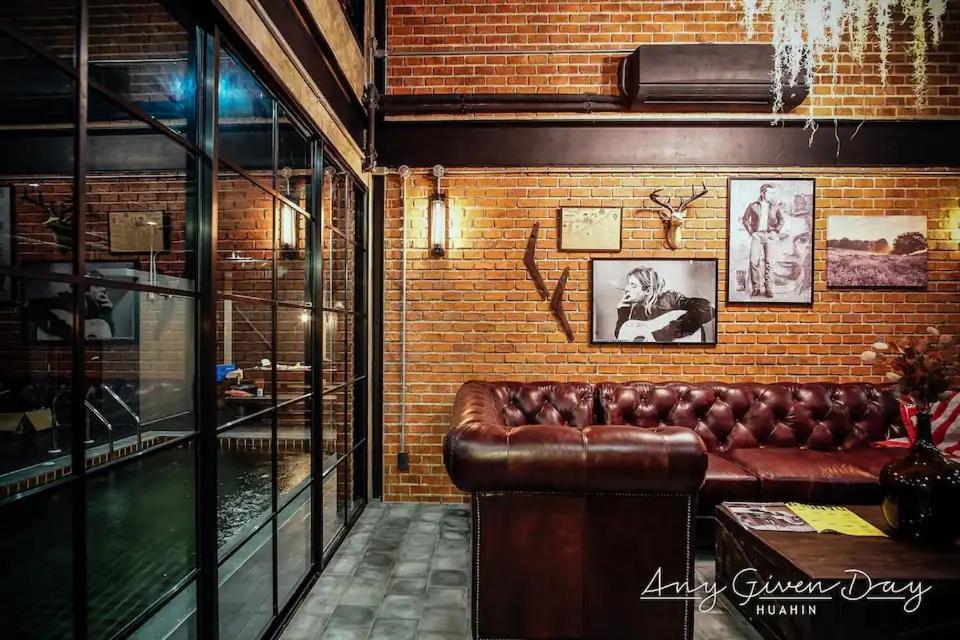 Any Day House * HHQ