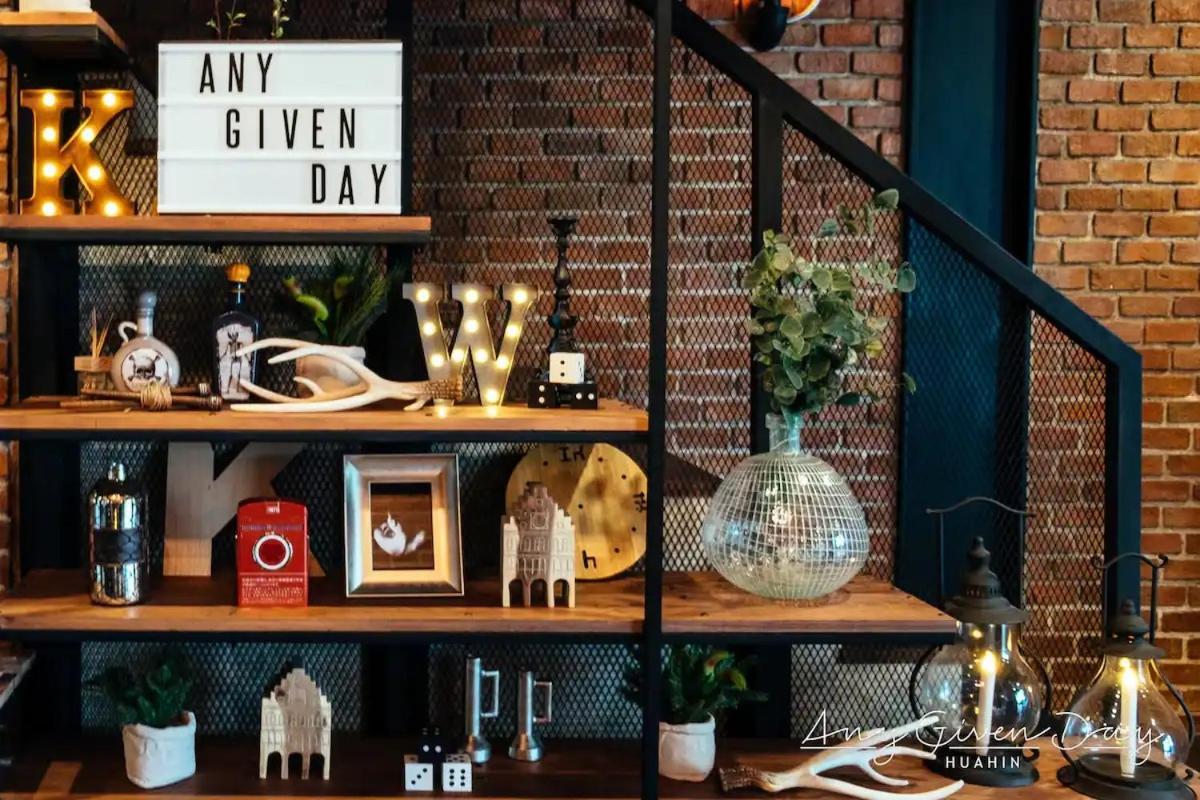 Any Day House * HHQ