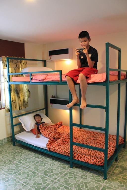 Tid Tarad Hostel