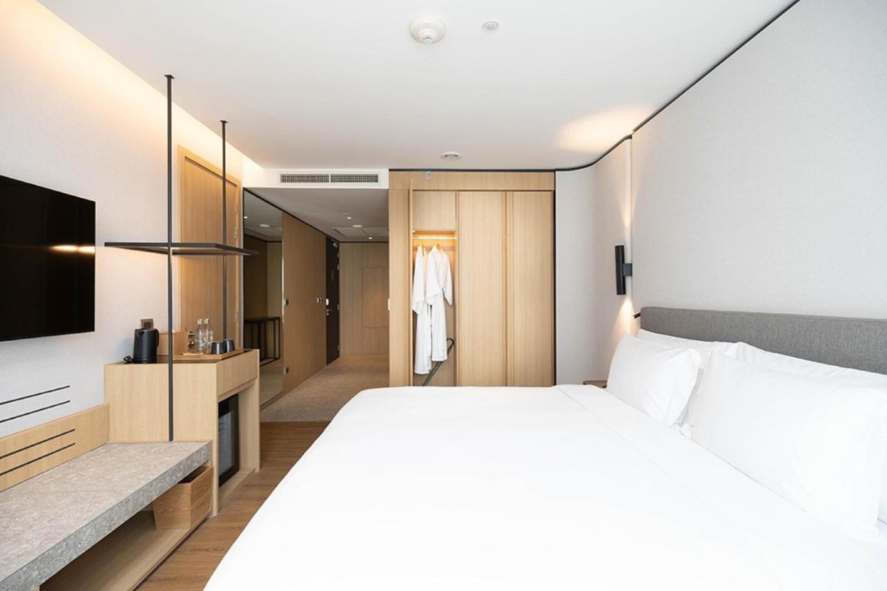 Khách sạn Dusitd2 Hua Hin