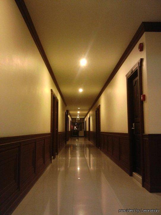 Narawan Hotel, Hotel