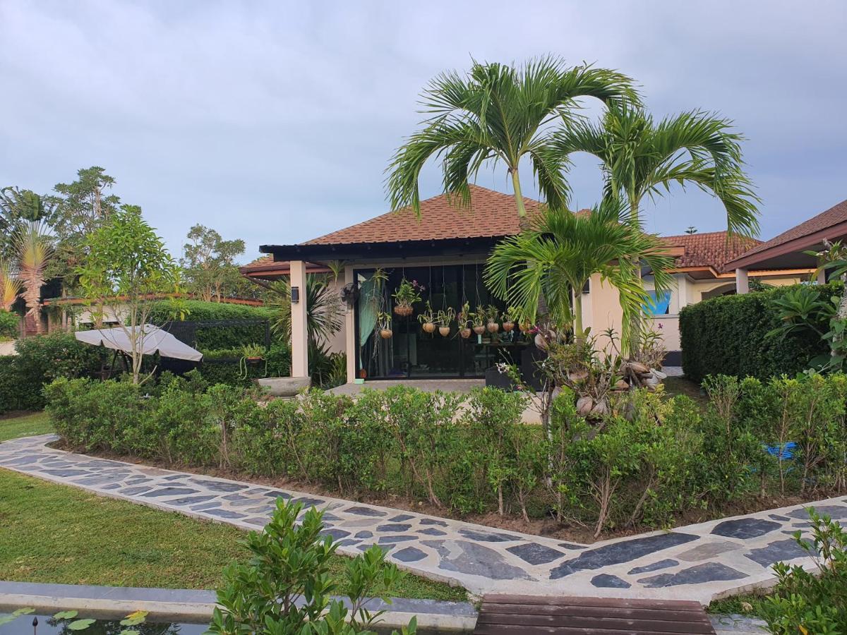 Siri Thai Resort *
