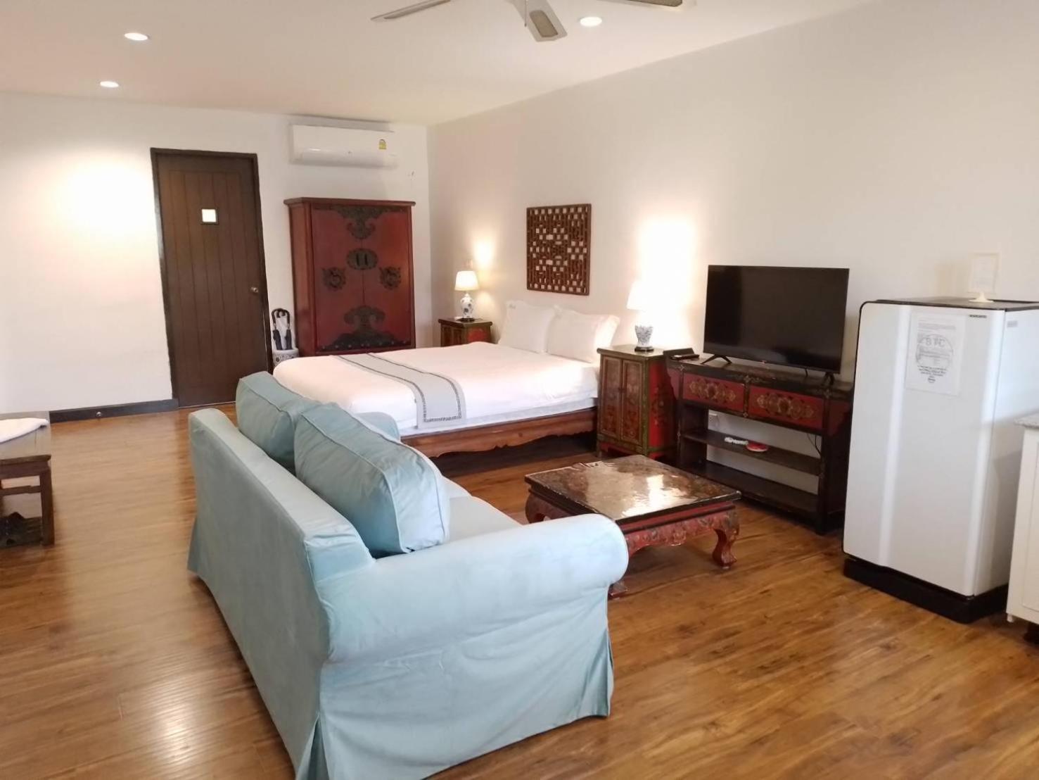 Btc Boutique Resort: Private Pool In Resort