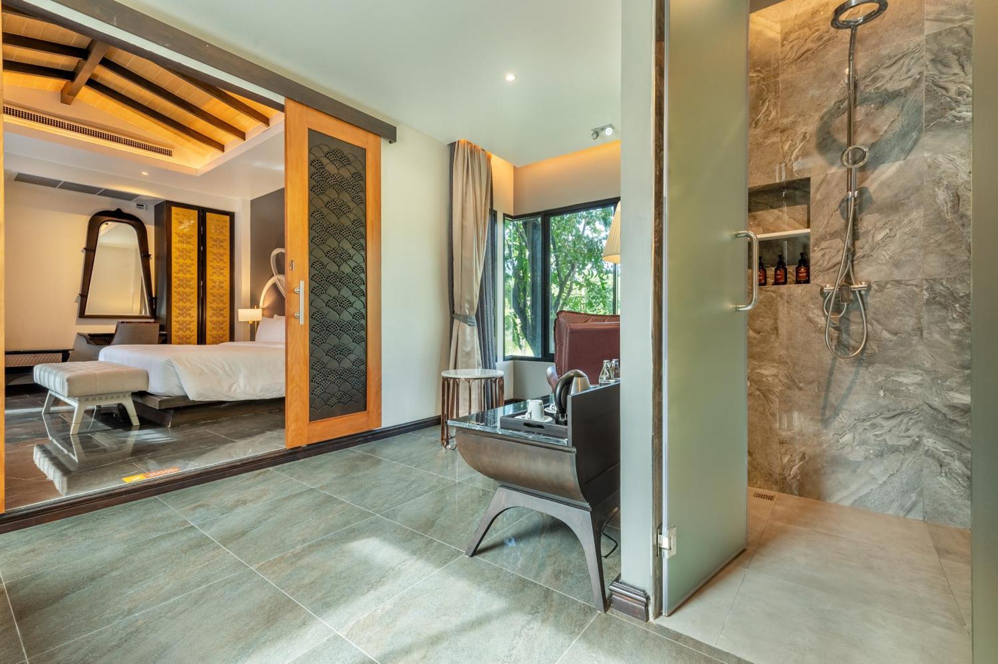 Phukalini Luxury Pool & Onsen
