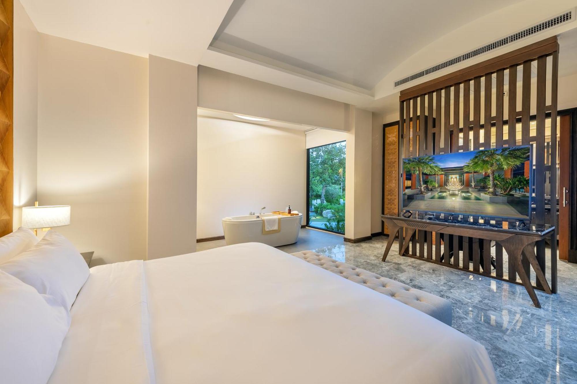 Hotel Phukalini Luxury Pool & Onsen