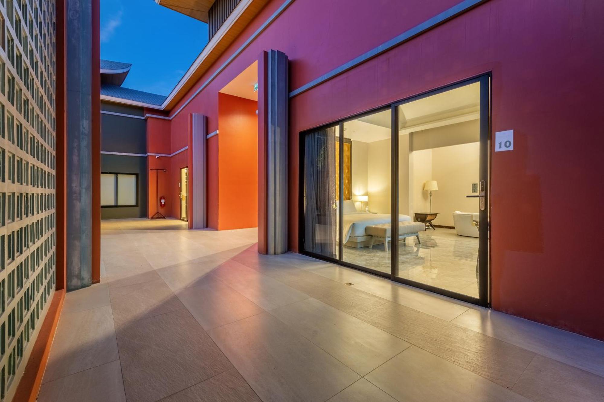 Hotel Phukalini Luxury Pool & Onsen
