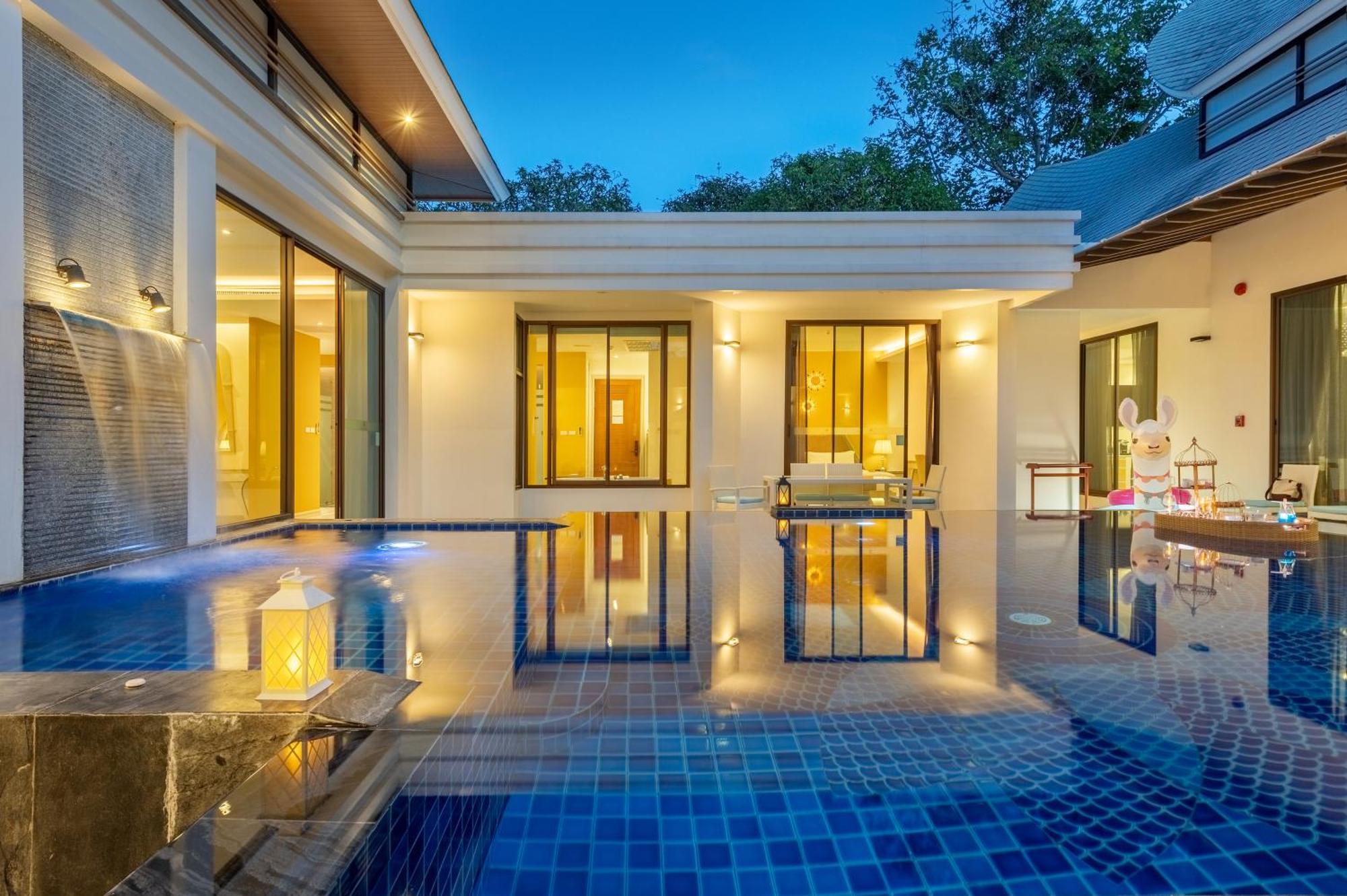 Phukalini Luxury Pool & Onsen Hotel