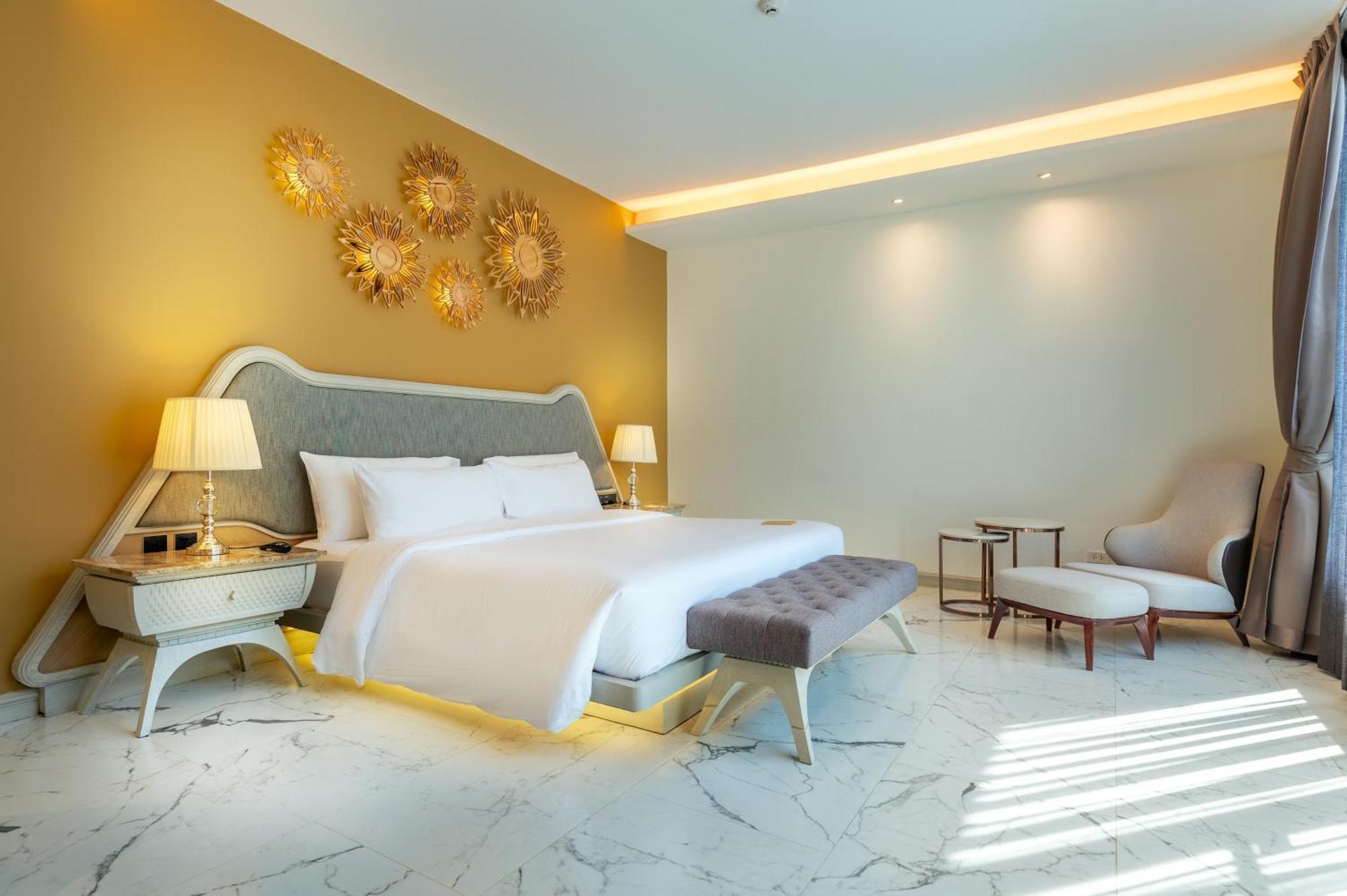 Phukalini Luxury Pool & Onsen Hua Hin