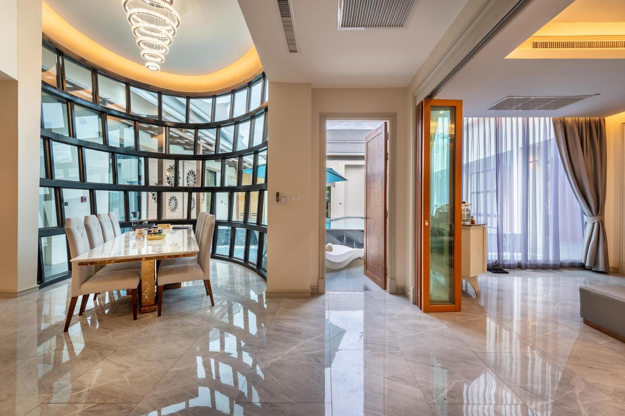 Phukalini Luxury Pool & Onsen Hotel