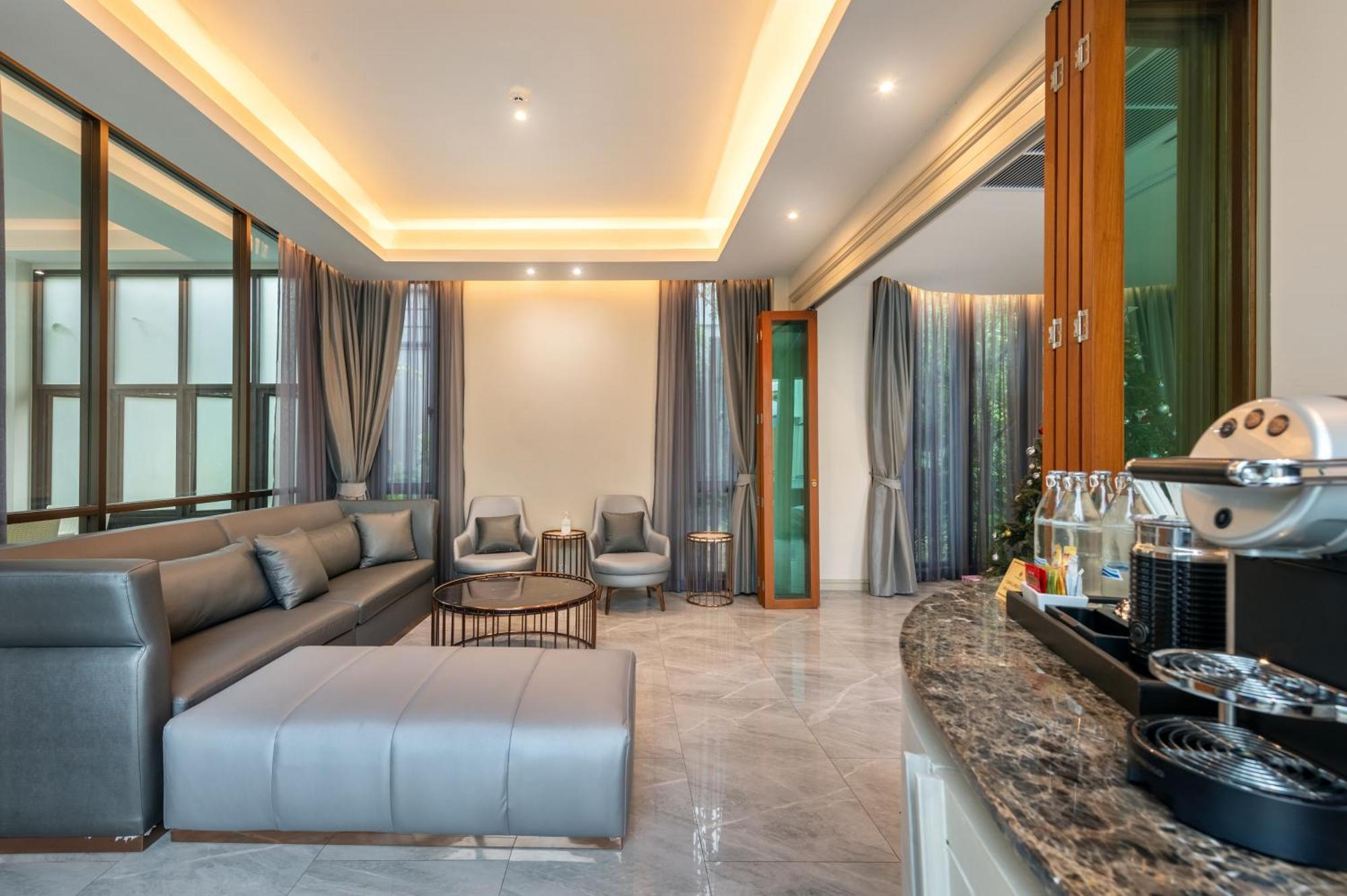 Phukalini Luxury Pool & Onsen 4*
