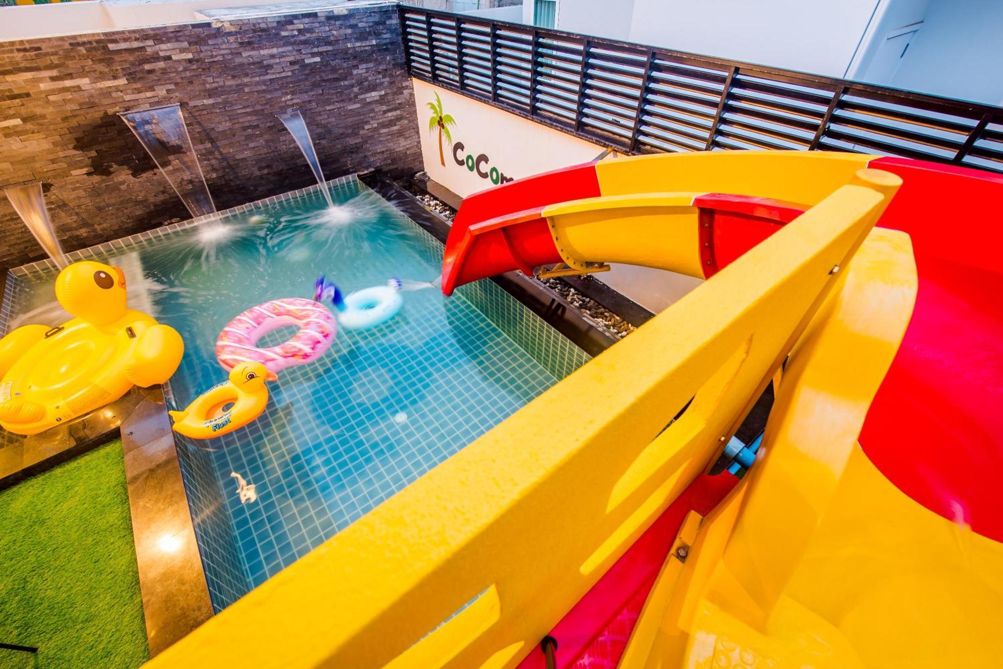 Cocomelon Poolvilla1
