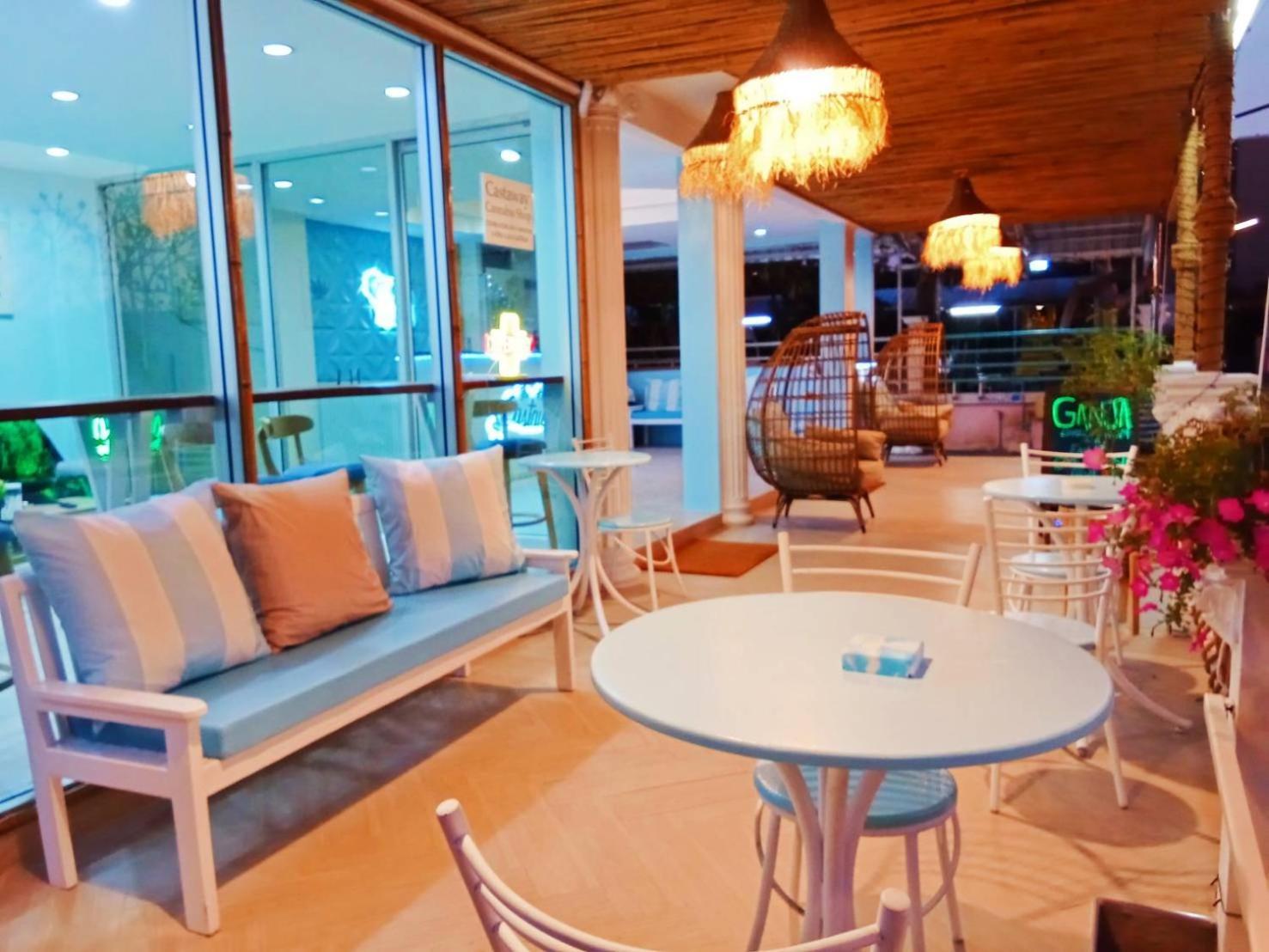 Castaway's 420 Hua Hin