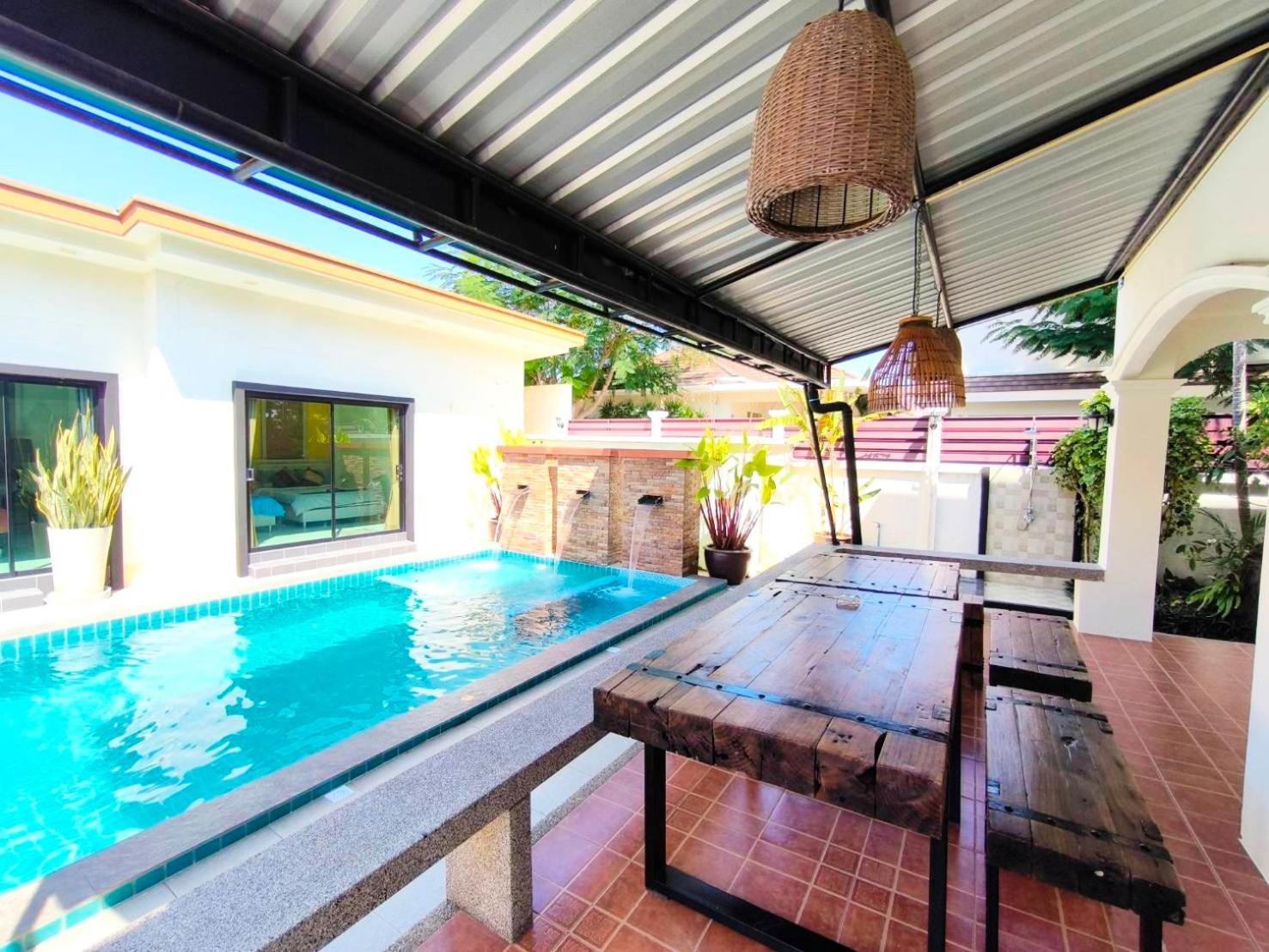 Vakantiehuis Baan Big Family Pool HHQ