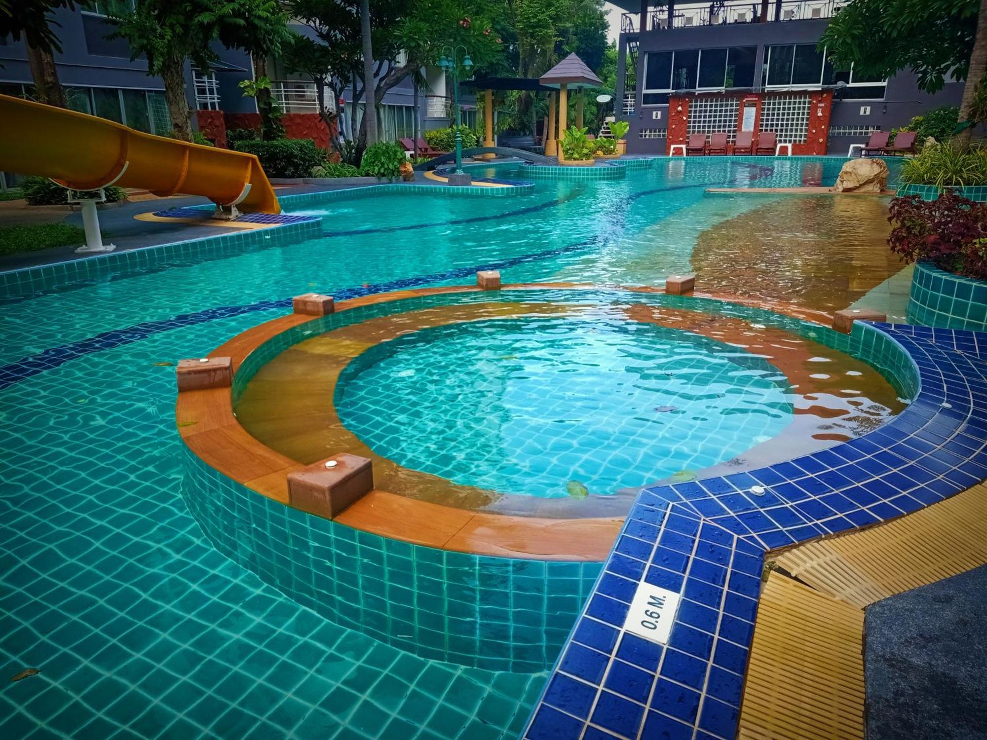 The White Apartment Hua Hin