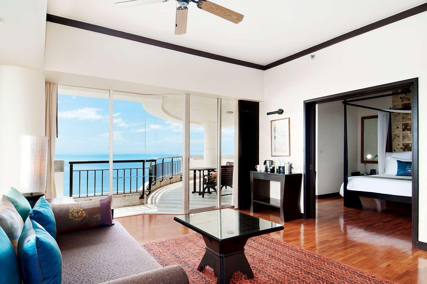 Hilton & Resort HHQ