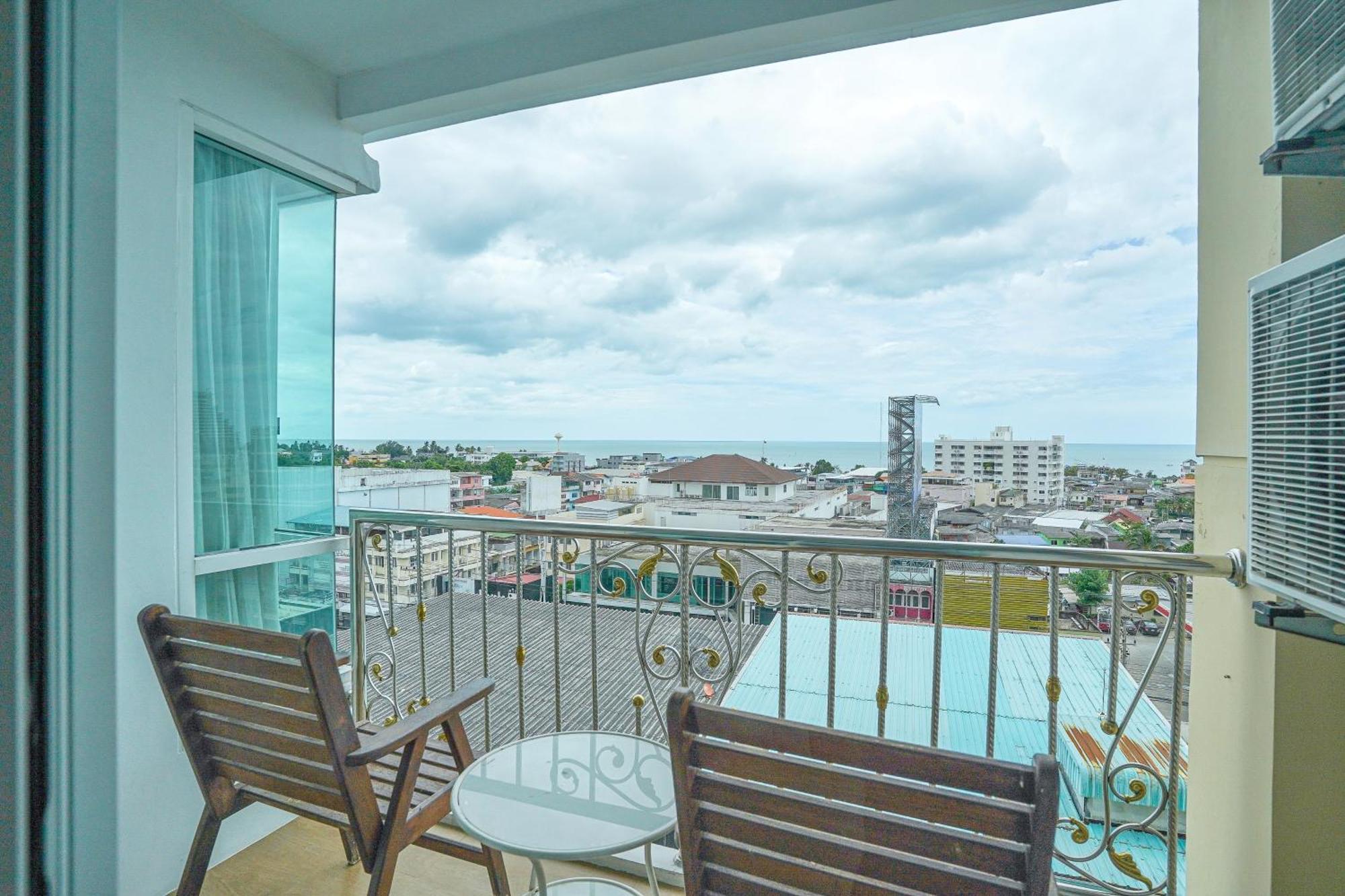 Royal Pavilion 4* Hua Hin