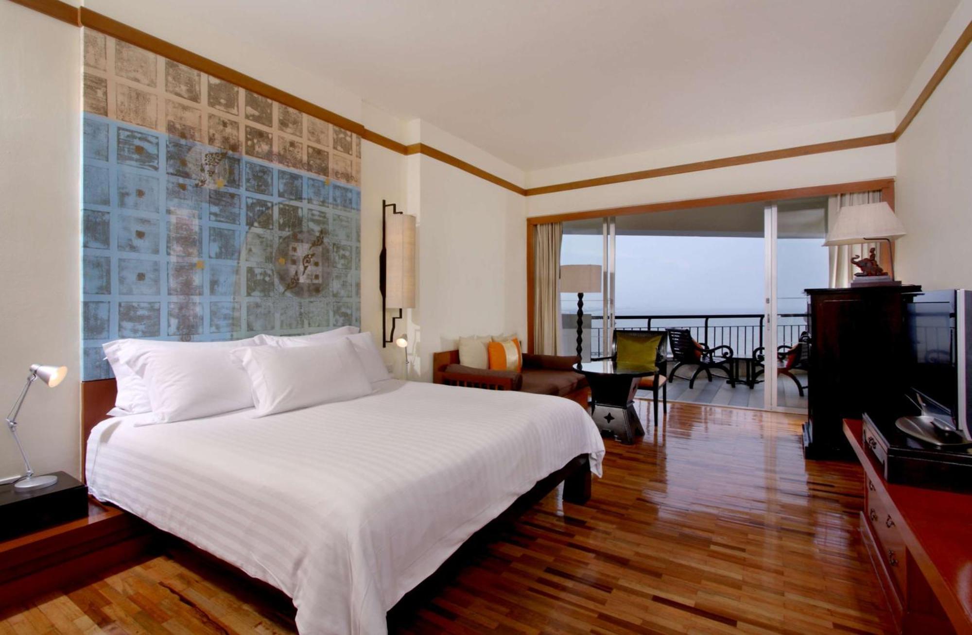 Resort Hilton &
