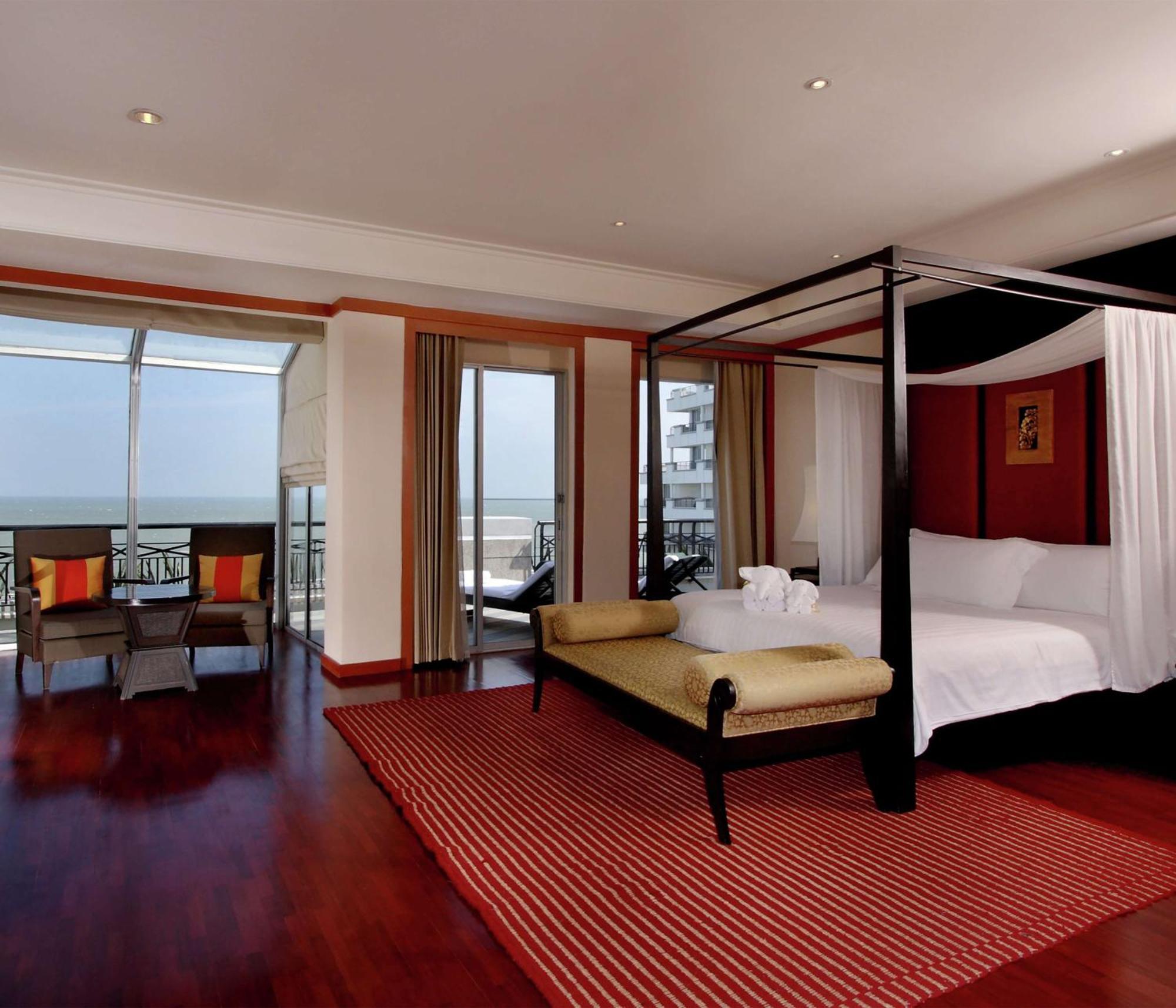 Hilton & 5*