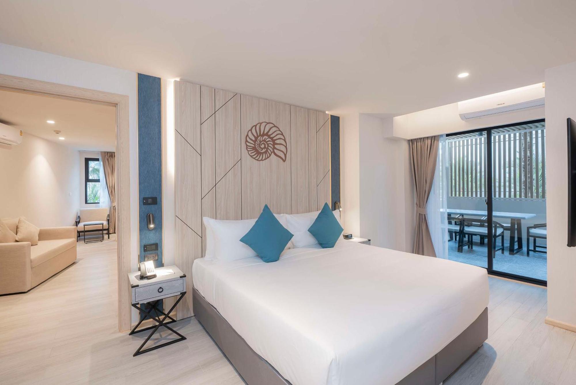 Western Carapace Hua Hin