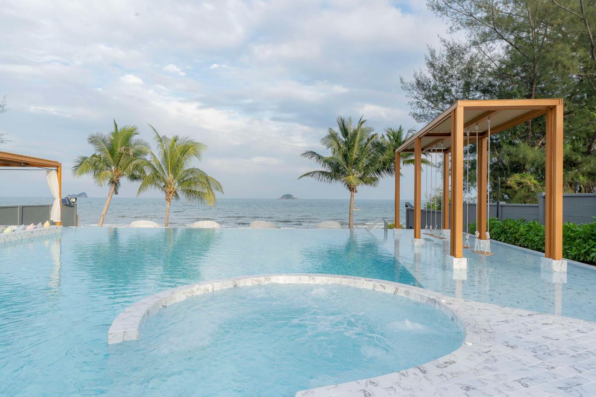 Western Carapace Hotel Hua Hin