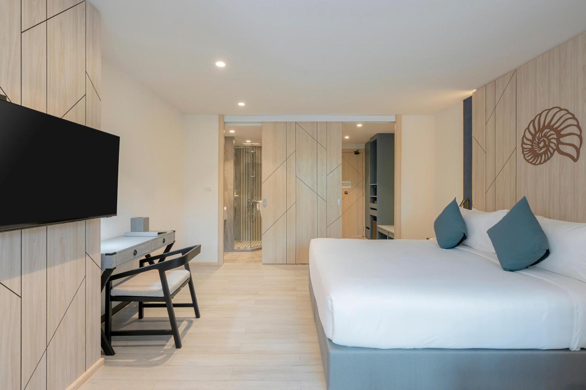 Western Carapace Hotel 4*