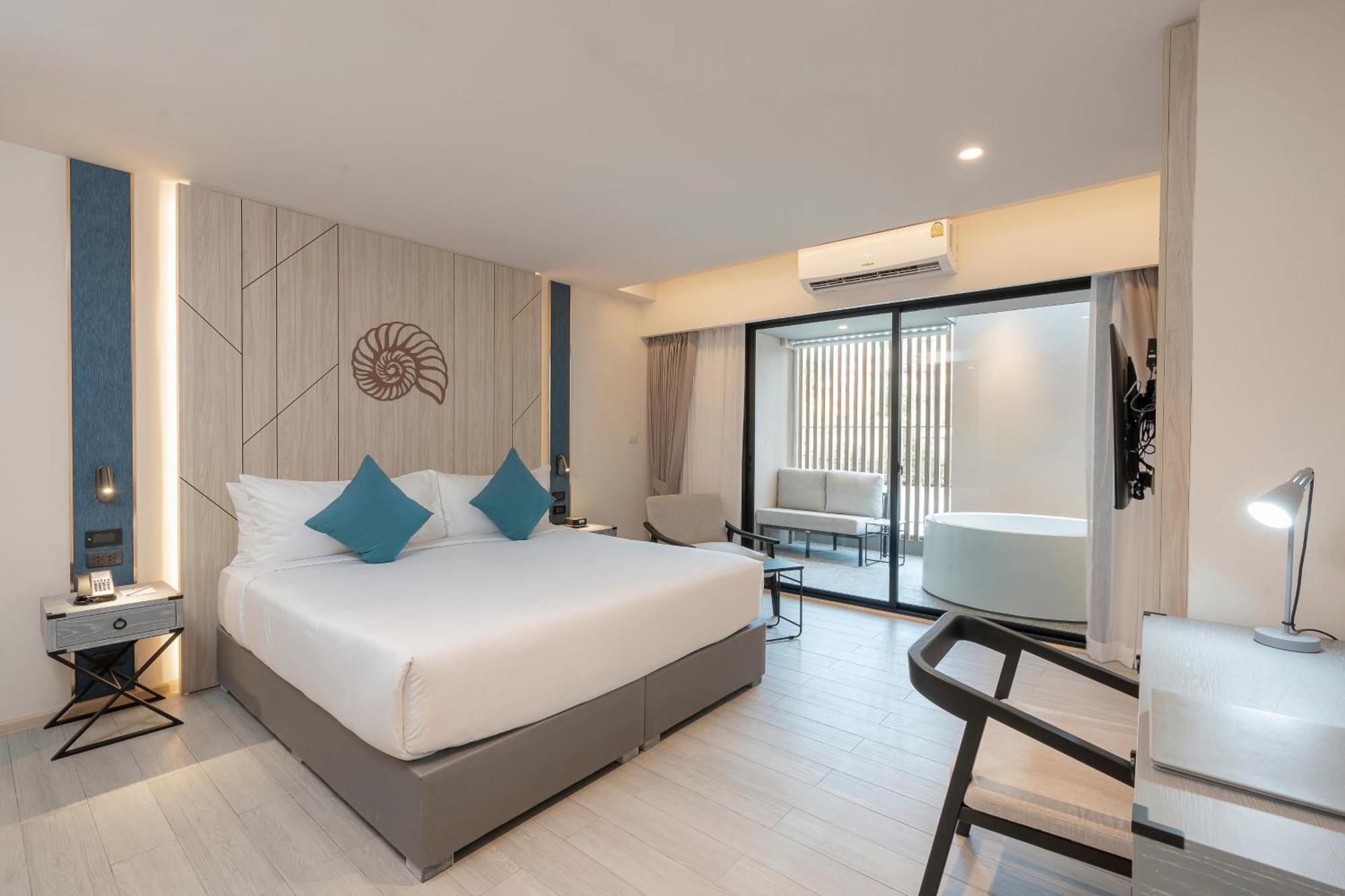 Western Carapace Hua Hin