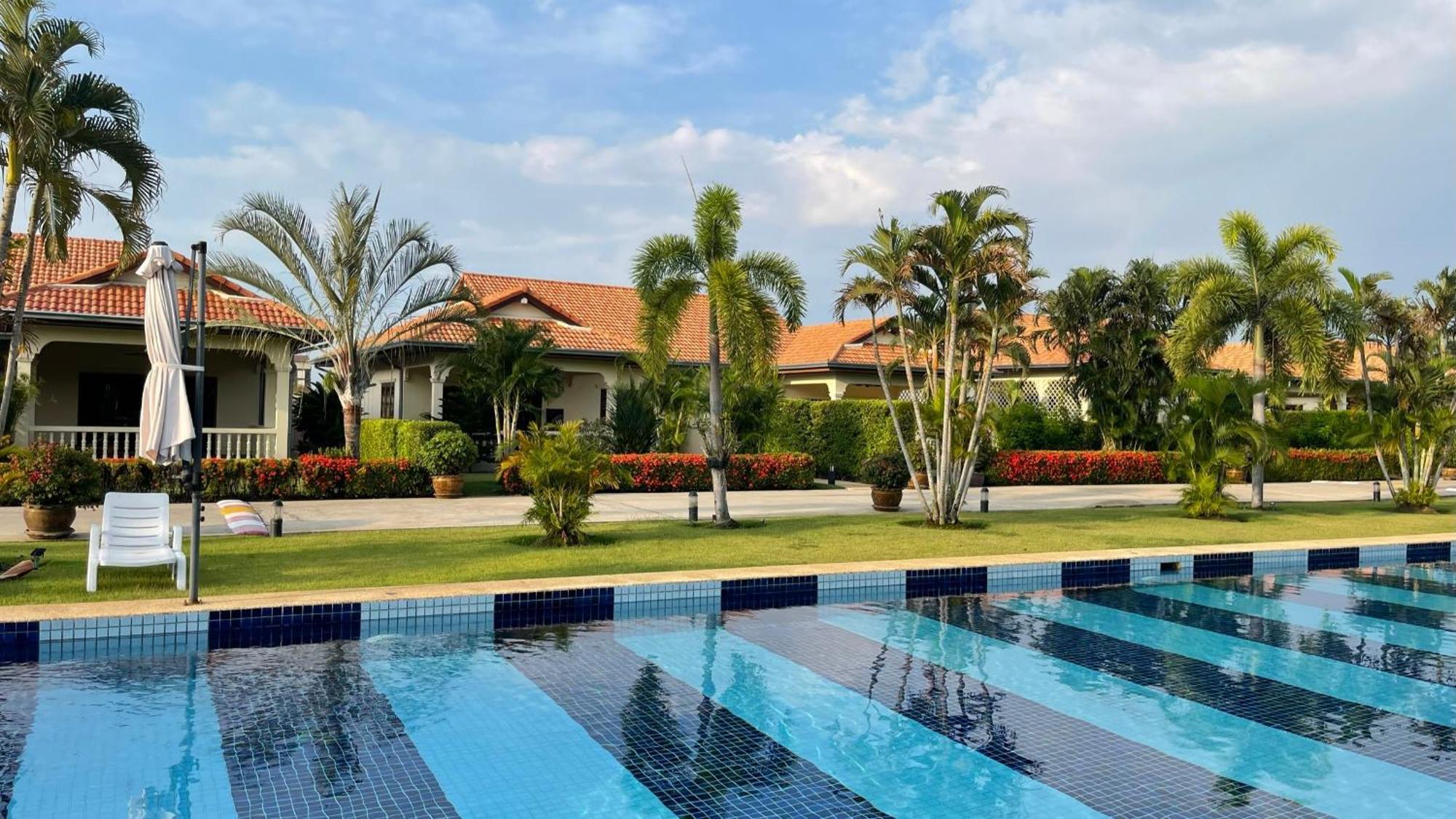 Baan Lisa, Hua Hin, 2br,2ba, Near Soi 94, Beach, Restaurants & Shopping Villa