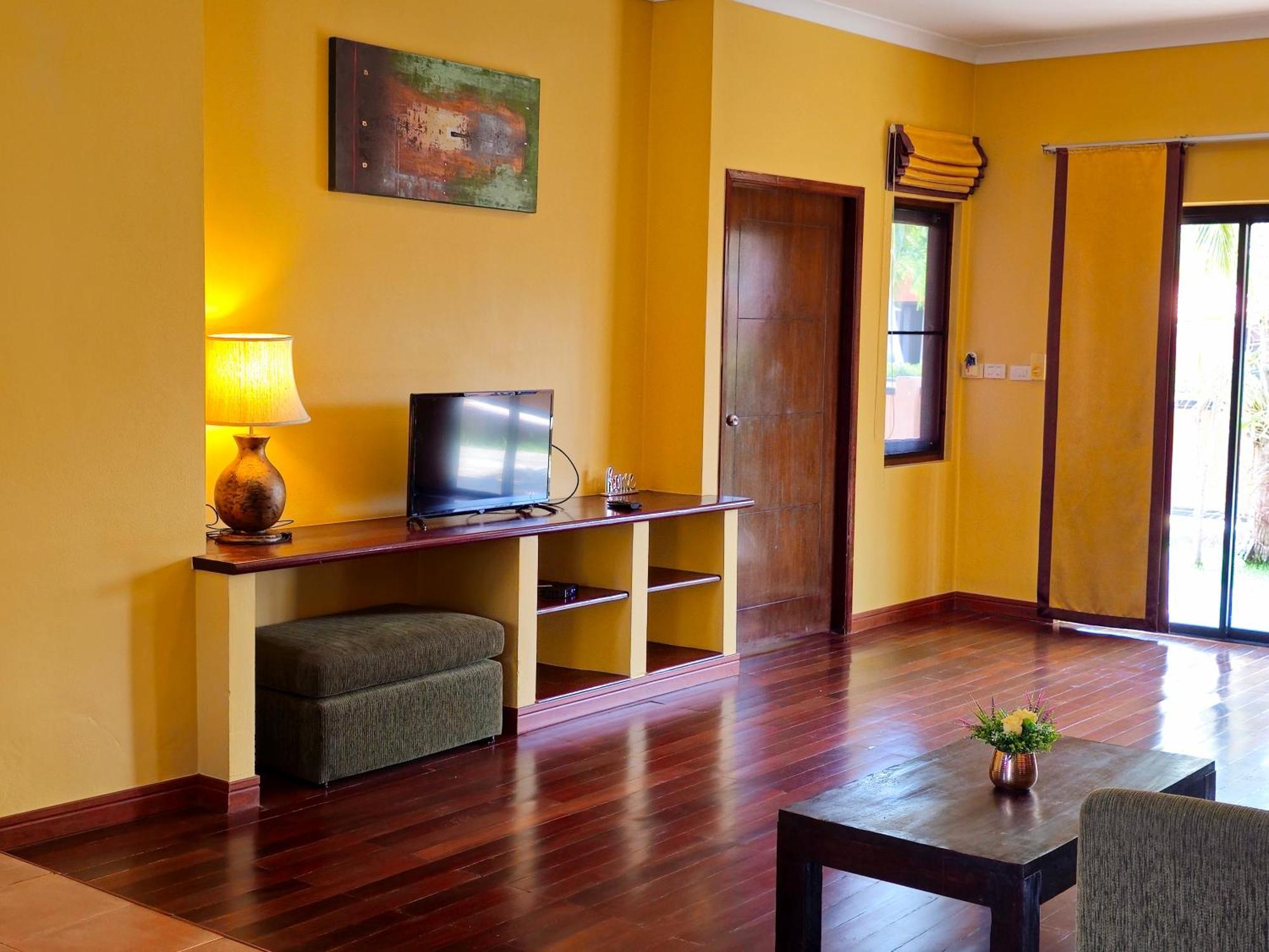 Resort Baan Mesuk And HHQ