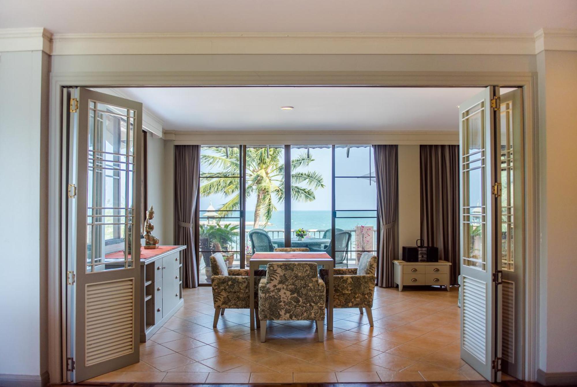 Hotel Anantasila Hua Hin