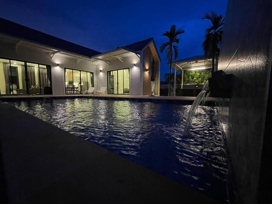 Azure Escape Pool