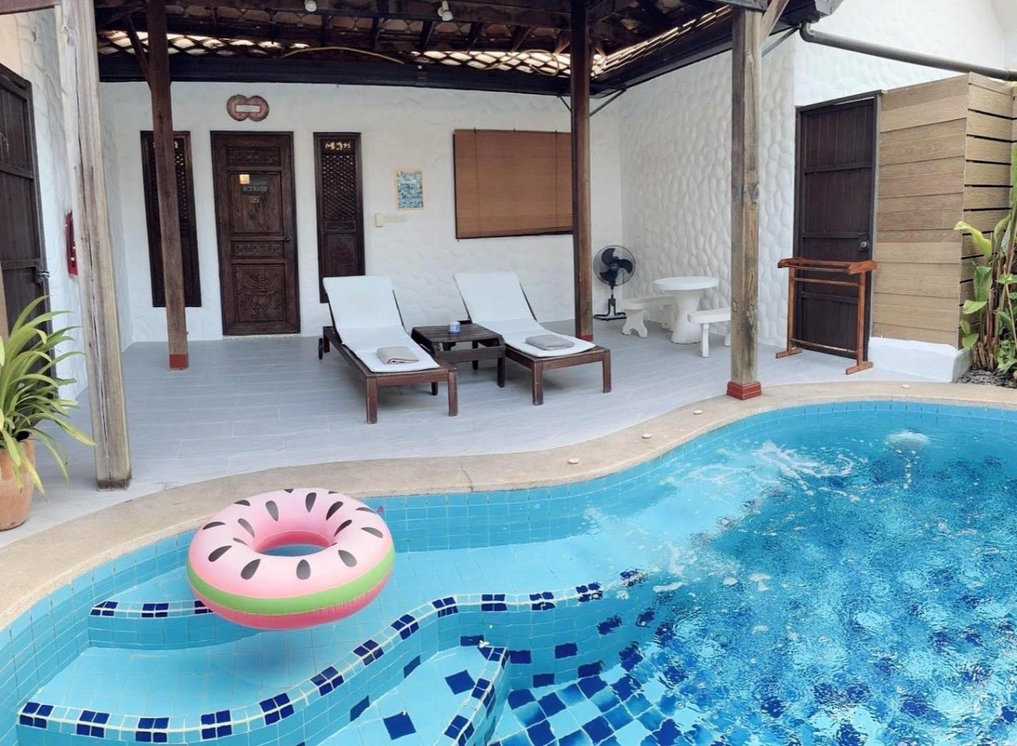 Btc Boutique Resort: Private Pool In 4*