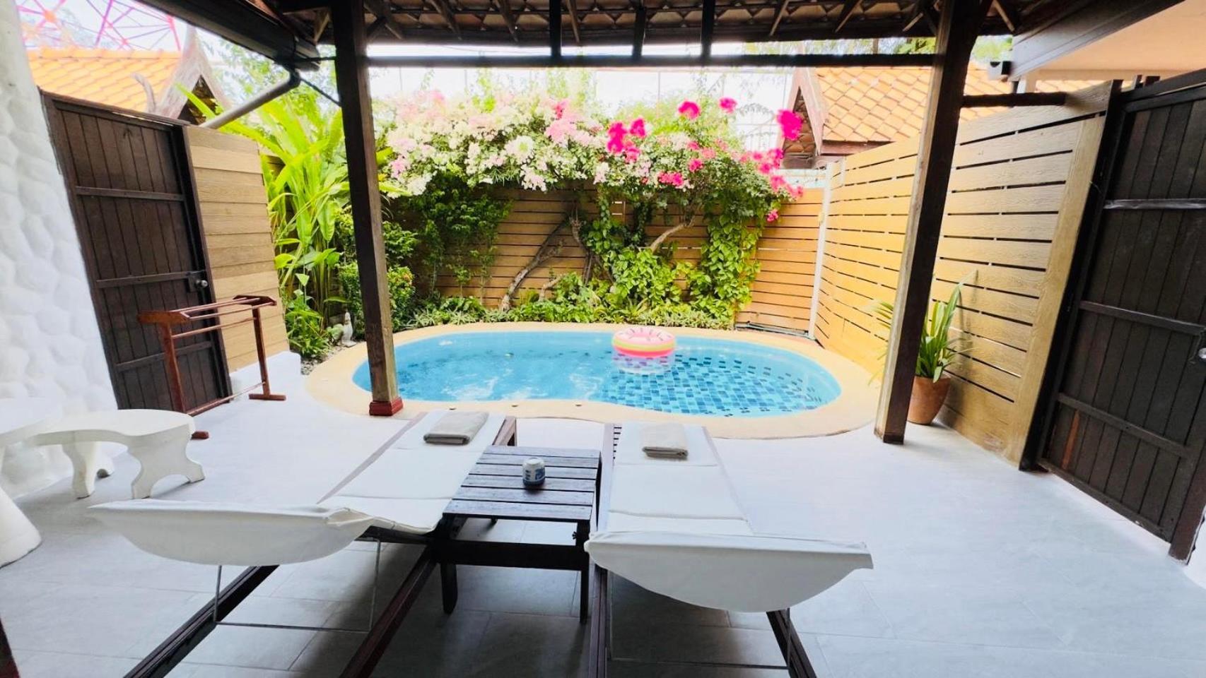 Resort Btc Boutique Resort: Private Pool In HHQ