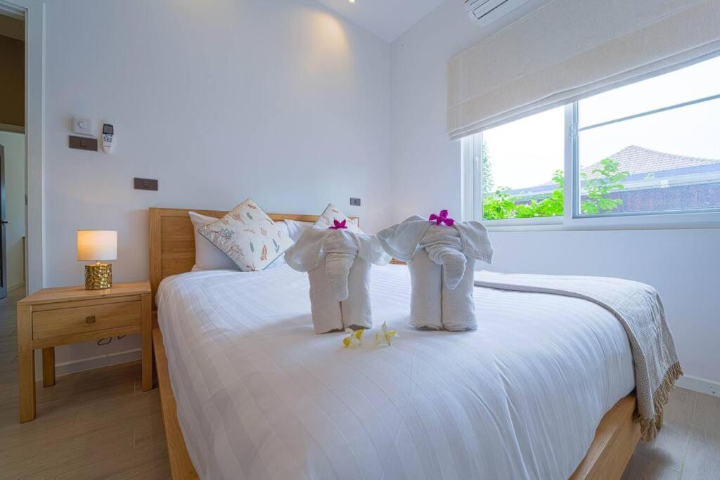 Modern 3 Bedroom Pool - Mr54 Holiday home *
