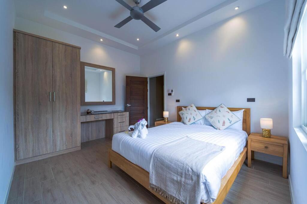 Holiday home Modern 3 Bedroom Pool - Mr54 *