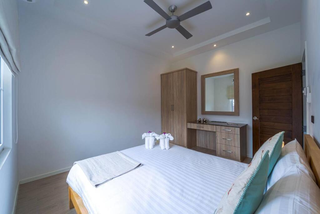 Modern 3 Bedroom Pool - Mr54 Holiday home *