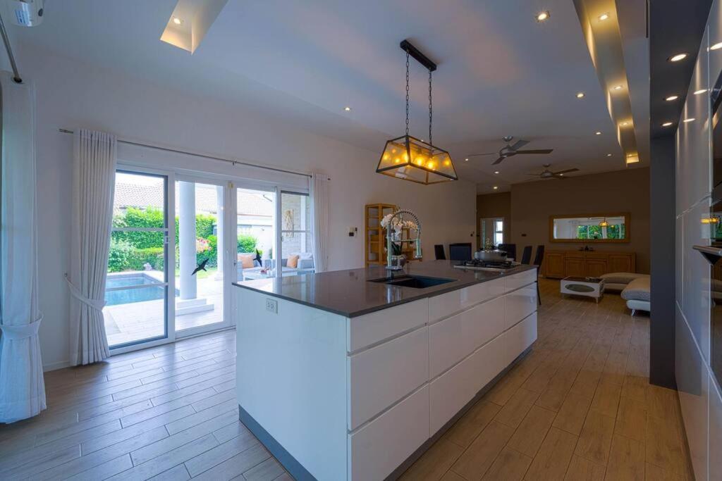 Modern 3 Bedroom Pool - Mr54 * Hua Hin