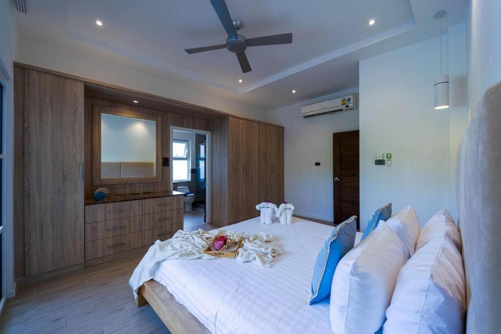 Modern 3 Bedroom Pool - Mr54 Holiday home *