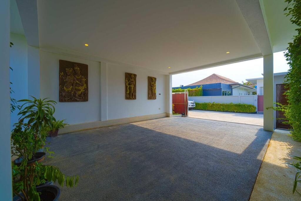 Holiday home Modern 3 Bedroom Pool - Mr54 *