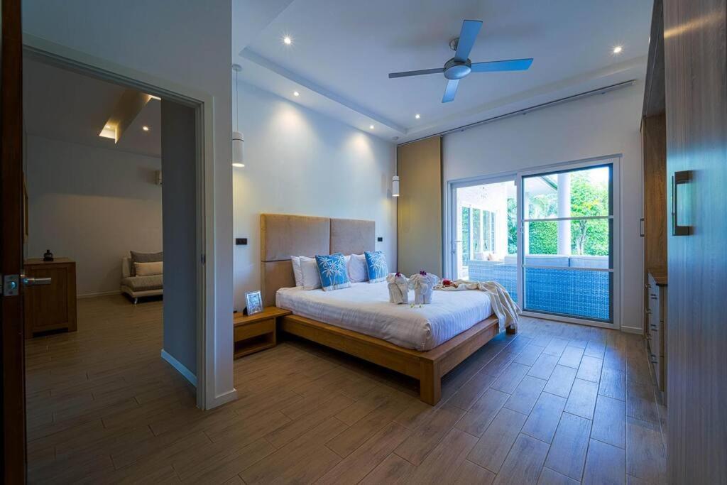 Modern 3 Bedroom Pool - Mr54