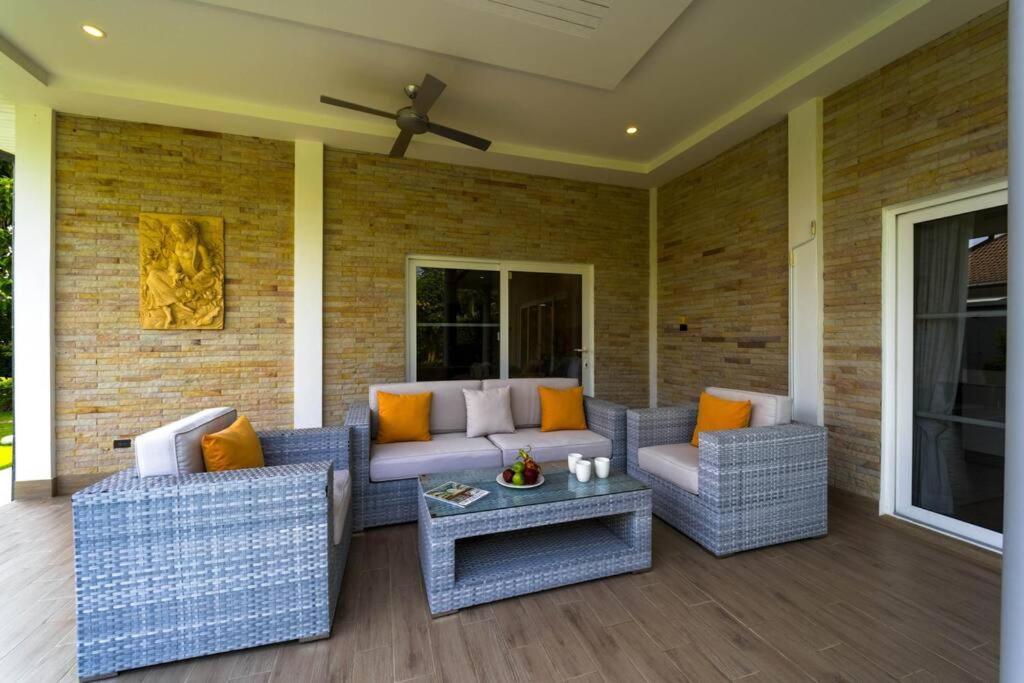 Modern 3 Bedroom Pool - Mr54 Holiday home *