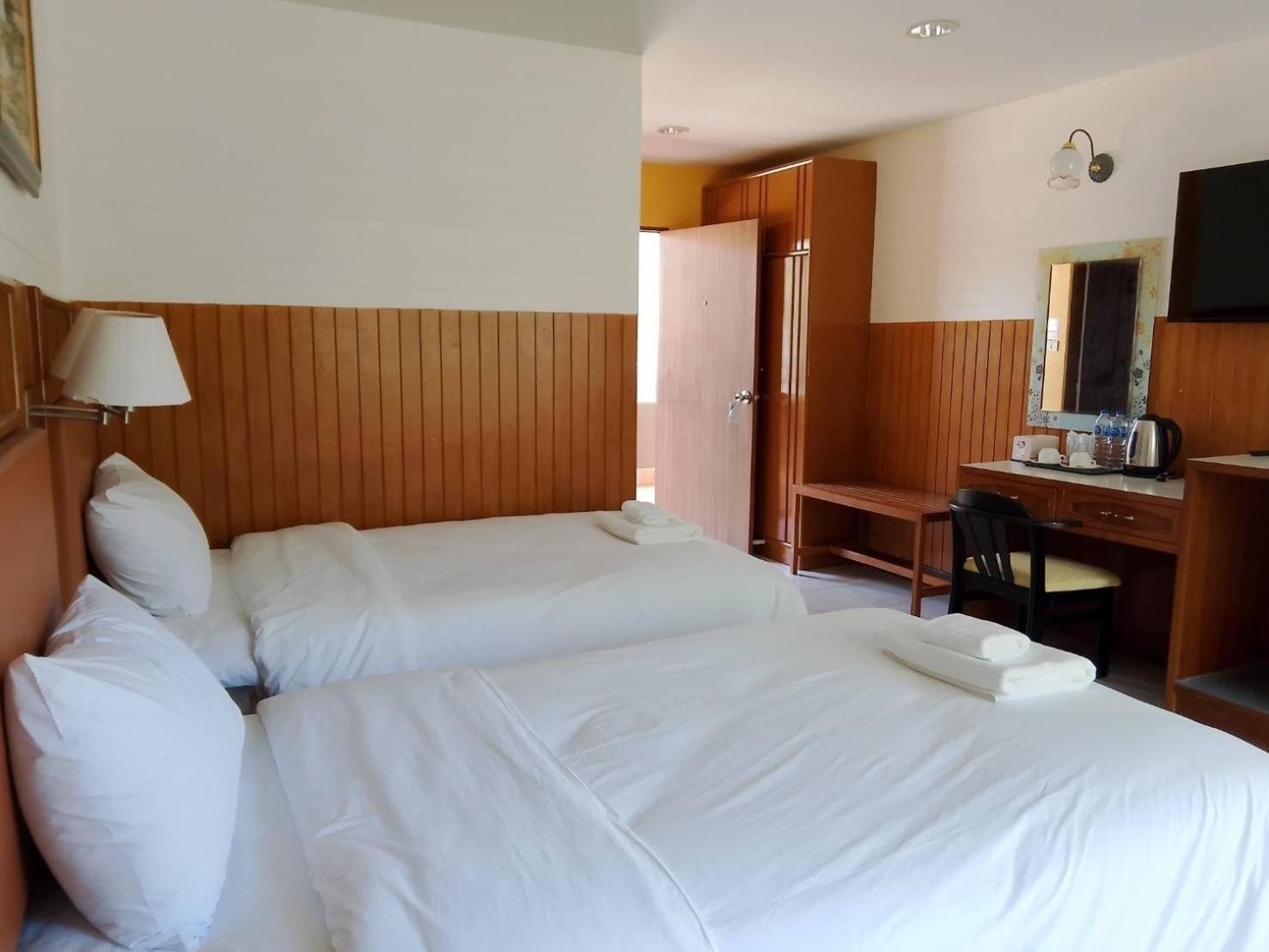 Resort Luna Hut Hua Hin