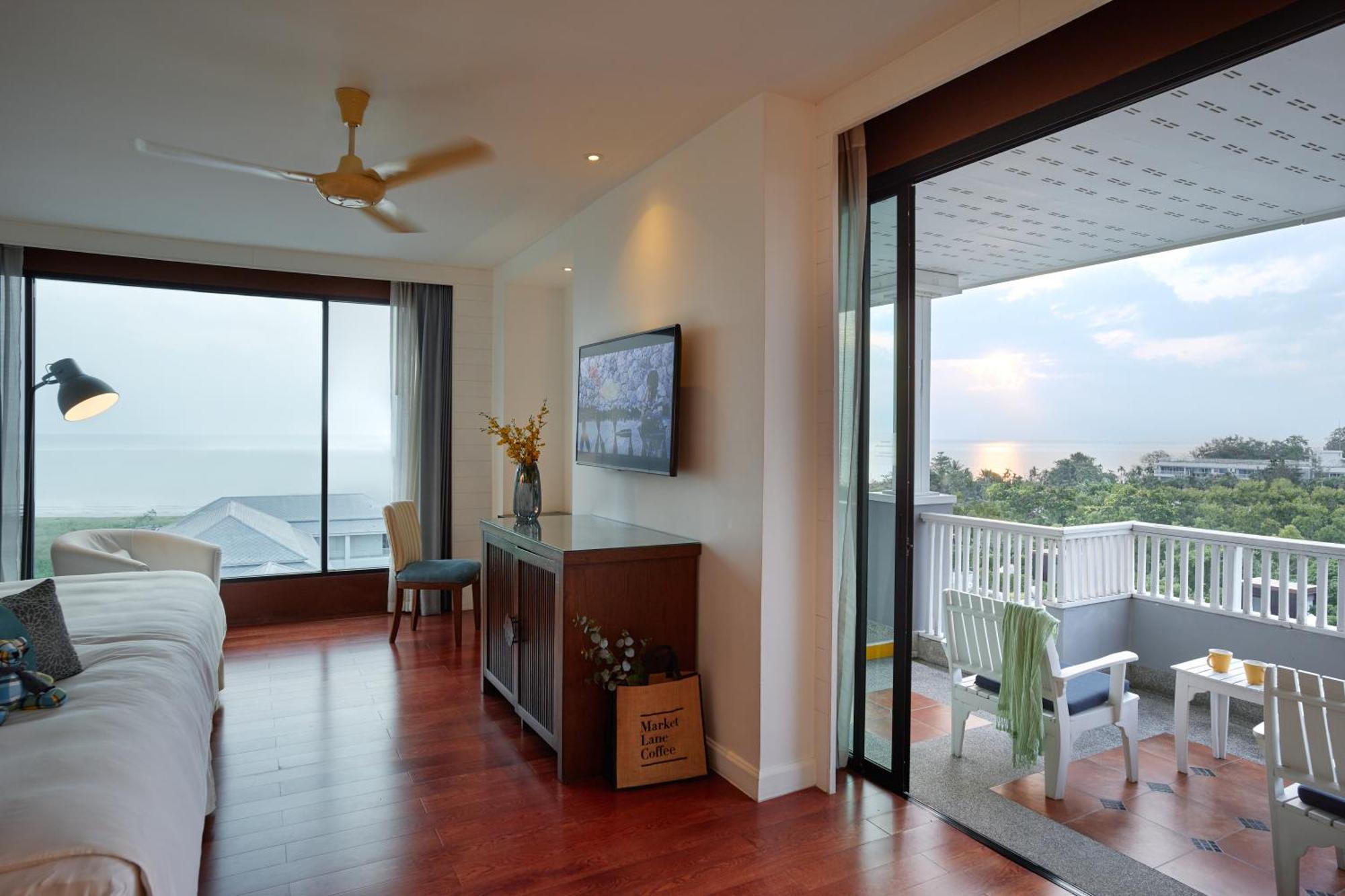 Loligo Resort 4*