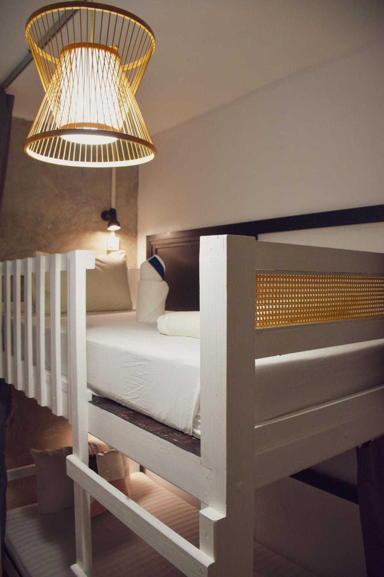 Costa Bed Hostel *