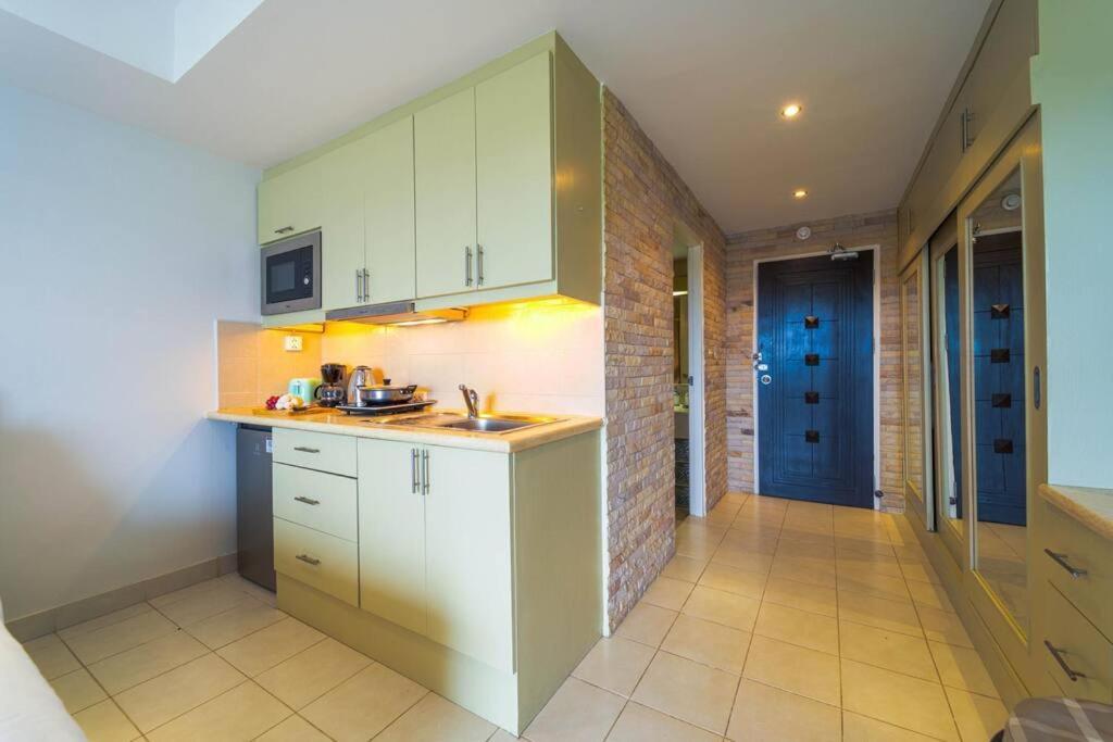 Beachfront Condo-seaview - Bw1 Apartment *