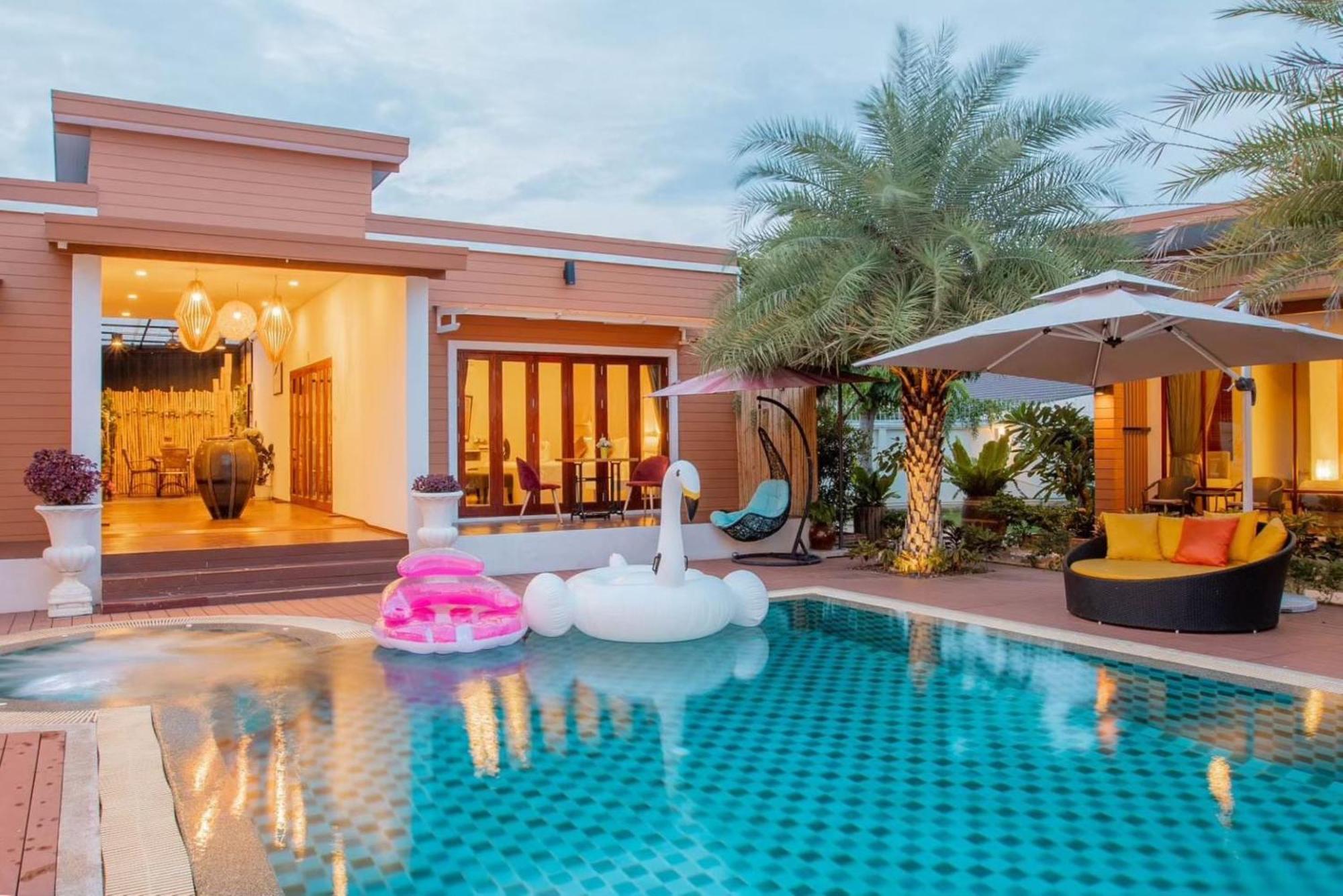Resort & *